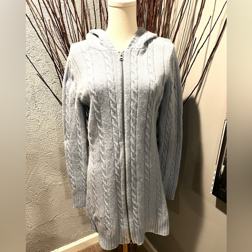 🌸OLD NAVY BABY BLUE CABLE KNIT LAMBS WOOL ZIP CARDIGAN SIZE MEDIUM🌸